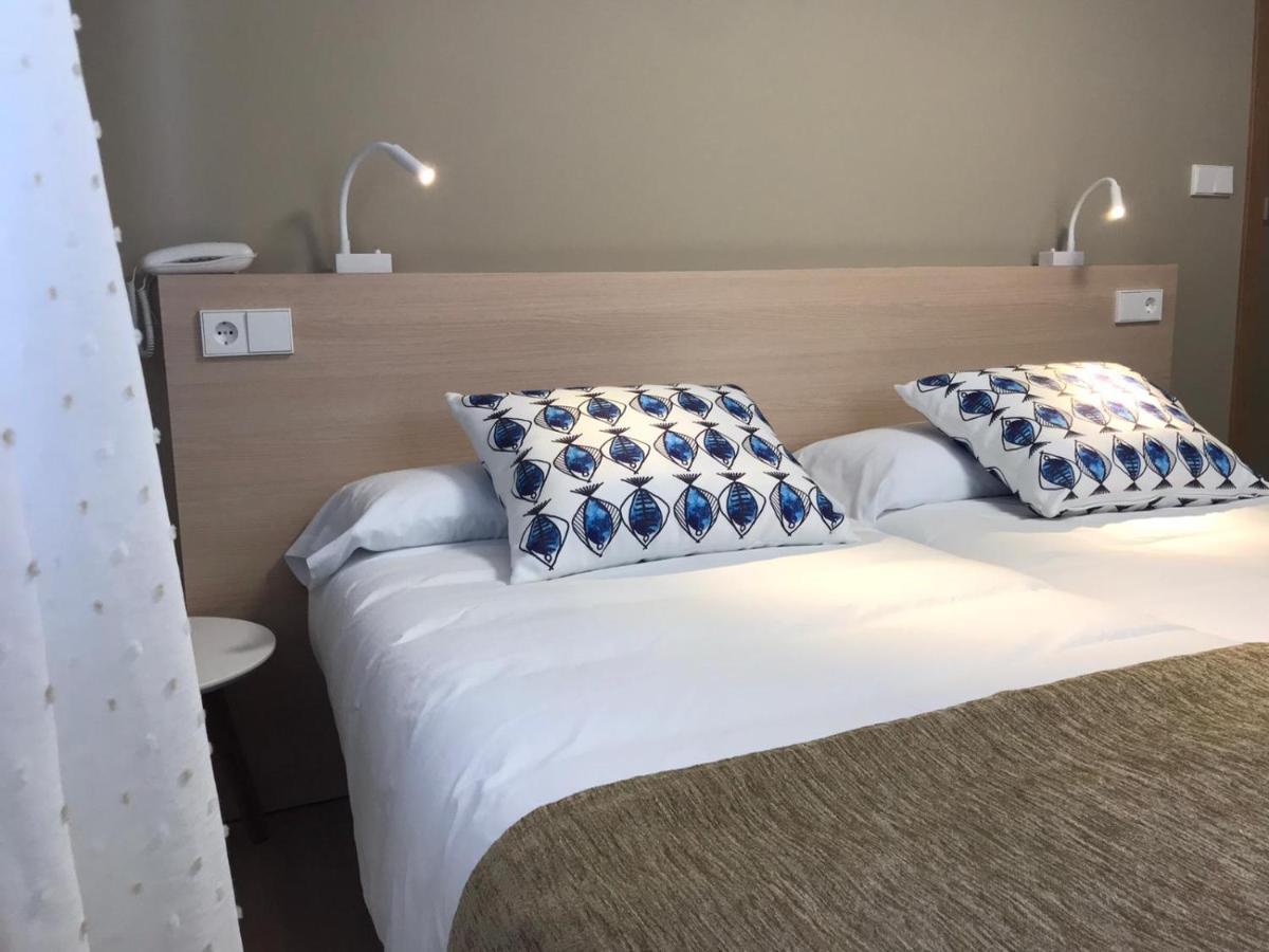 Hotel Baltico 2 Estrellas Luarca Dış mekan fotoğraf